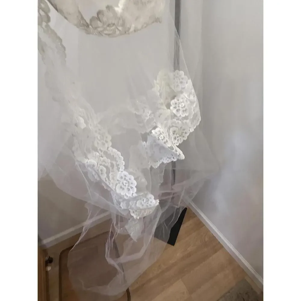 Very Long Vintage White Lace Trim Bridal Veil - Picture 10 of 14